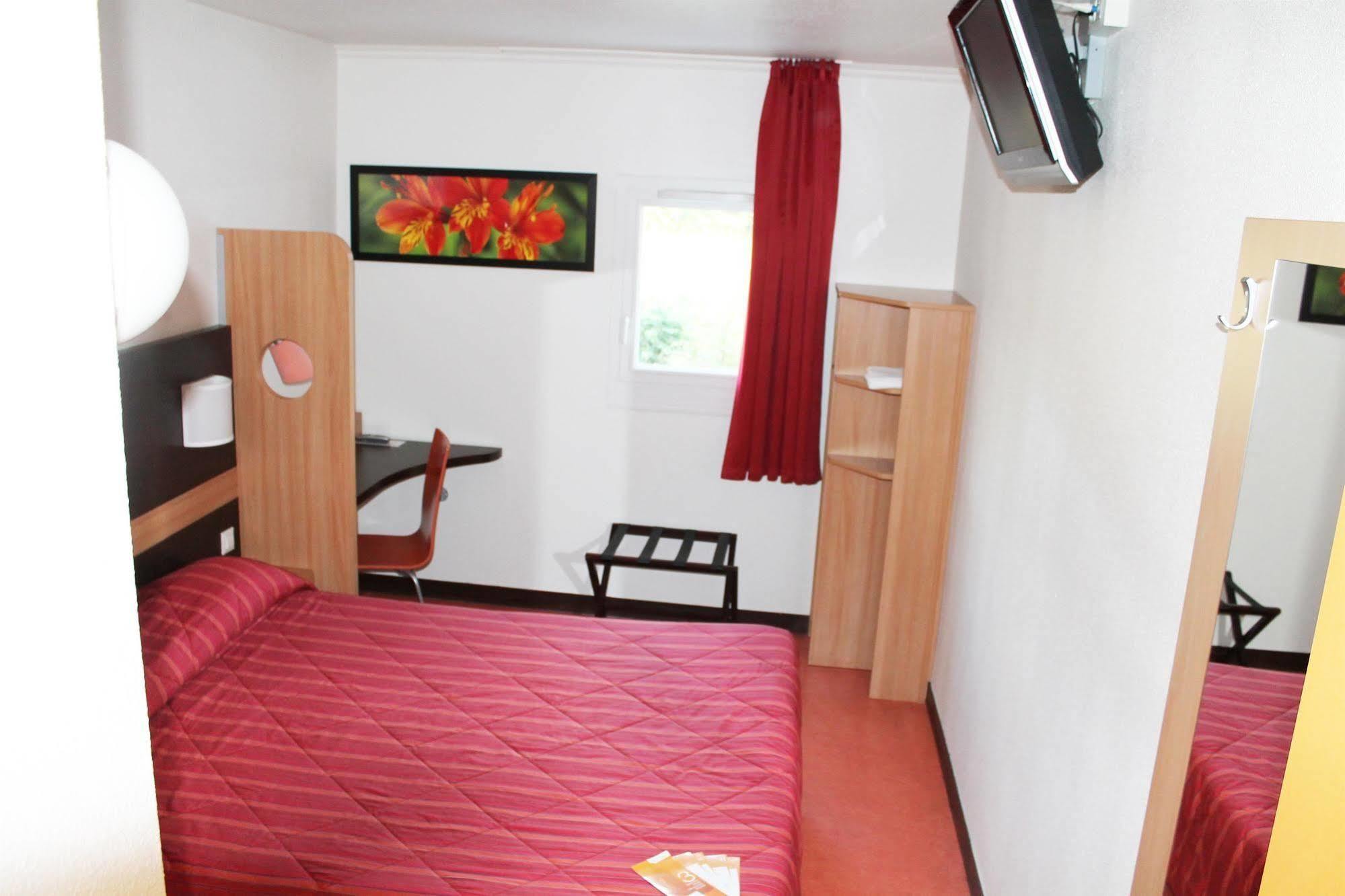 B&B Hotel Cholet Nord ภายนอก รูปภาพ